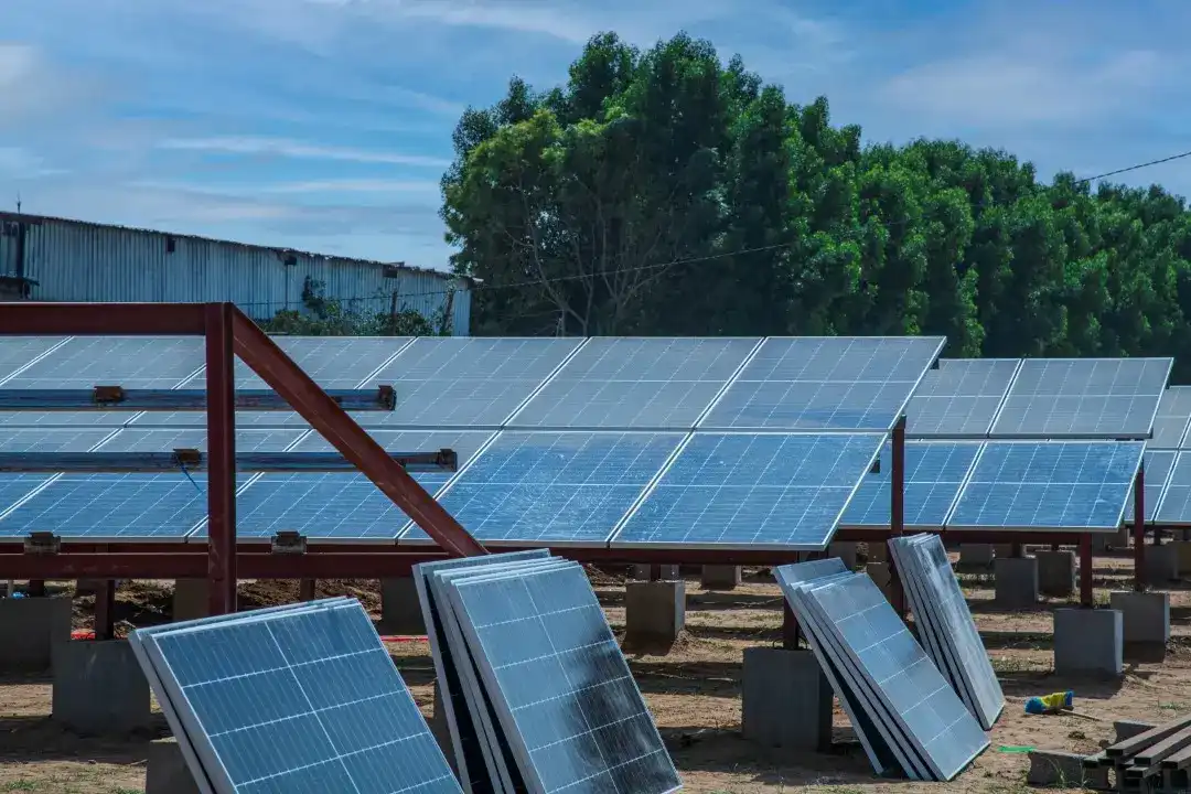 an image from Tehama Cement Factory solar system project implemented by alraebi company
